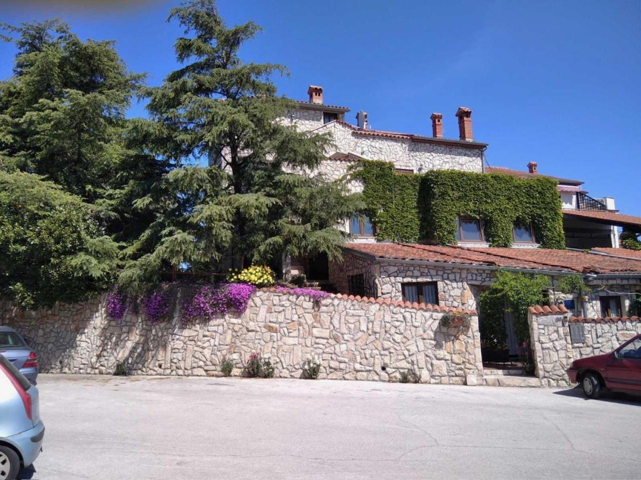 All You Need Holiday Pula Exterior photo